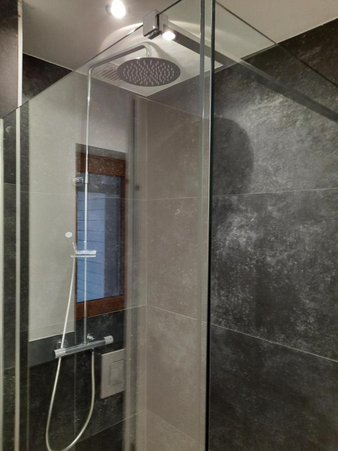Le Grand Ravel Apartment Вем Екстериор снимка